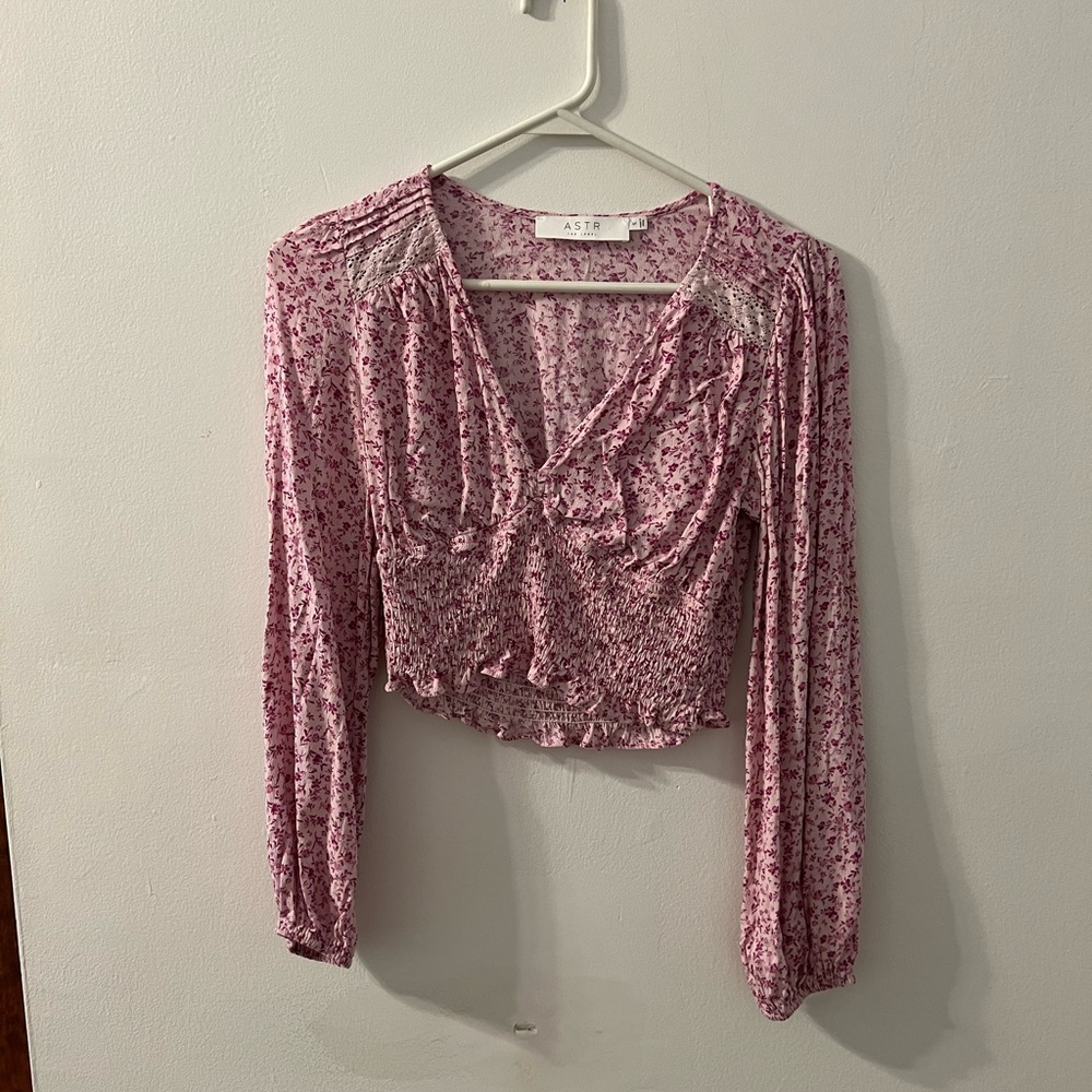 ASTR Pink floral scrunched bottom top